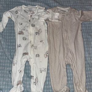 Carter's Kids Pajamas - White and Brown Patterns